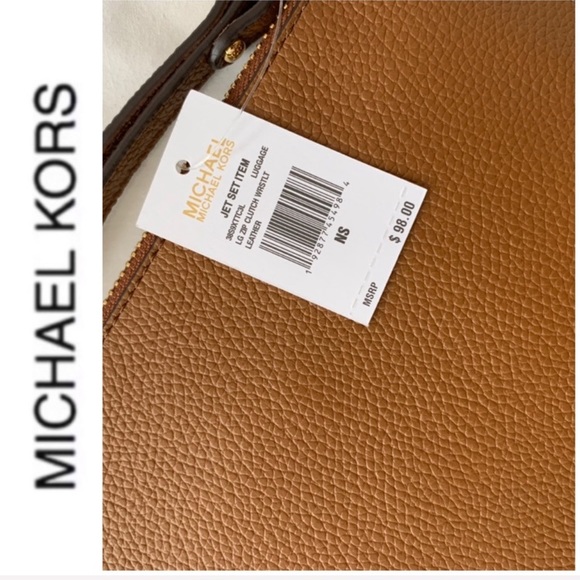 NWT authentic MK genuine leather wristlet - Picture 3 of 4